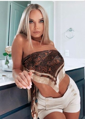 Анжела, Г. Псков